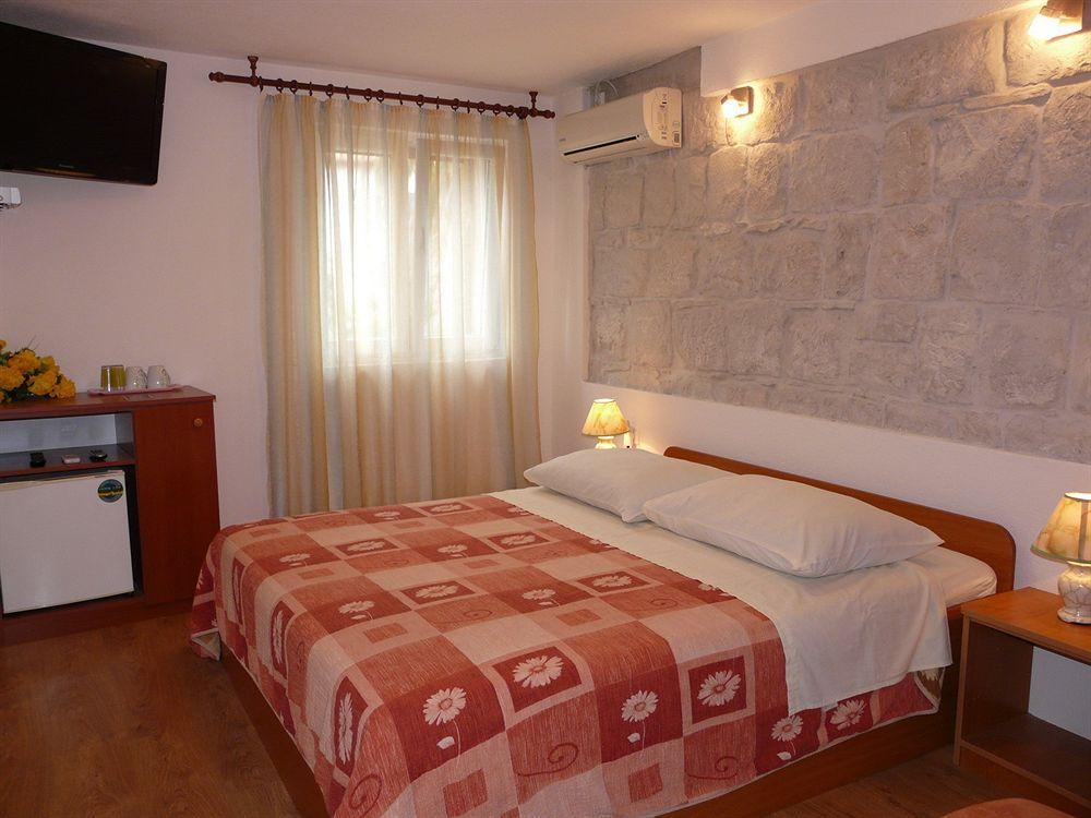 Guesthouse Pjaceta Split Exterior photo